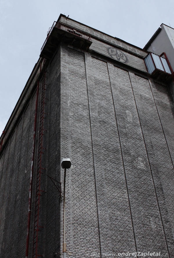 Brick building (On the photo:  industrial)