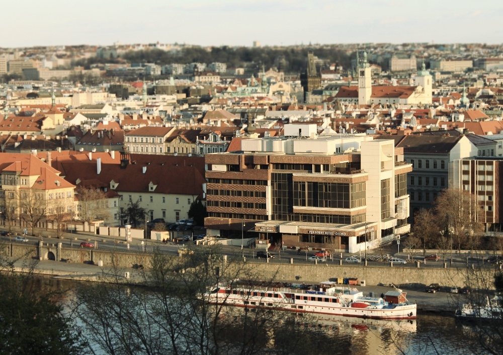 Intercontinental (On the photo:  (Cityscape photography) budova, město, praha, řeka)