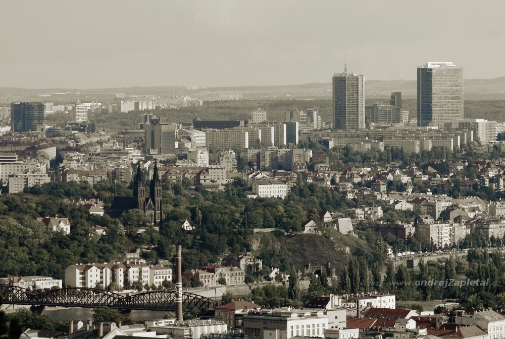 Modern Towers (On the photo:  (Cityscape photography) léto, most, kostel, beton, věž)
