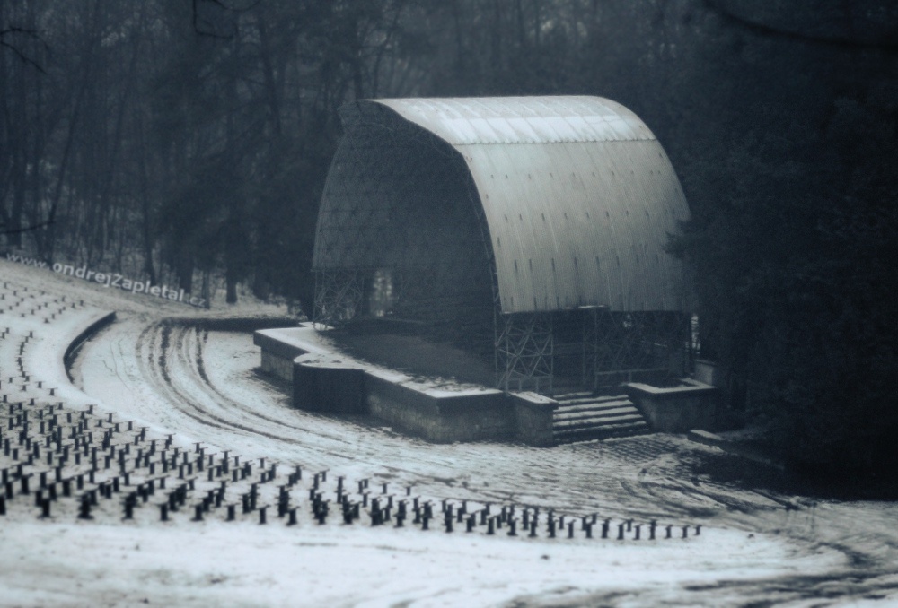 Echoes of Old Performances (On the photo:  náměšť na hané, zima, sníh, stromy, kultura)