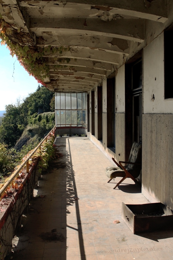 View (On the photo:  (Urbex photography) funkcionalismus, ruiny, podzim)