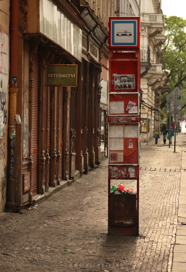 Vetesnictvi (On the photo:  (Urban photography) nápisy, praha, ulice, tramvaj, cesta)
