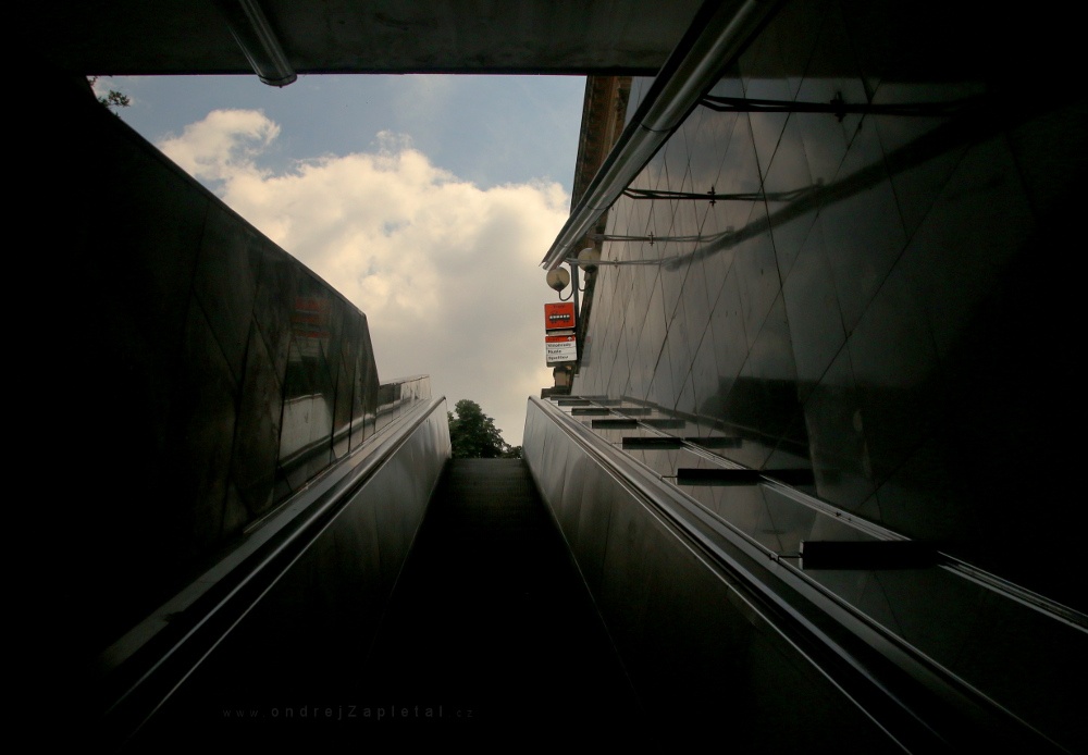Behind the Muzeum (On the photo:  (Urban photography) podzemí, cesta, praha, mraky)