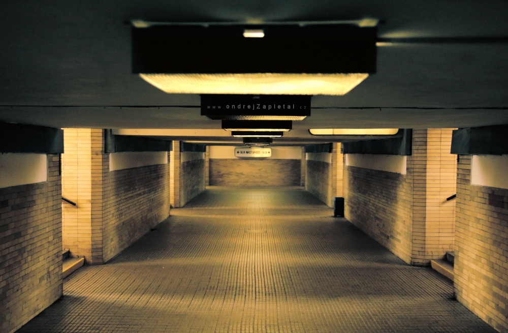 Choose your Platform (On the photo:  cesta, podzemí, elektřina, cihly, vlak)