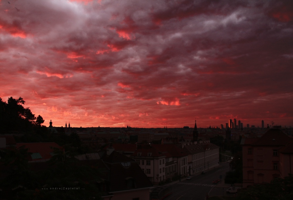 In the Morning Light (On the photo:  (Urban photography) ráno, praha, mraky, věž)