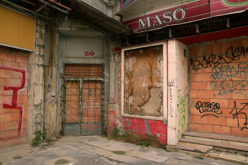 Ostravica (On the photo:  (Urbex photography) ruiny, cihly, beton)