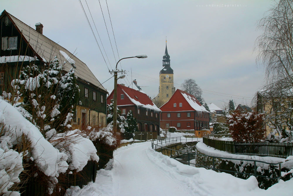 Fotografie Saint Jiří Church, na fotce: winter, snow, church, electricity, rural, autor: Ondřej Zapletal