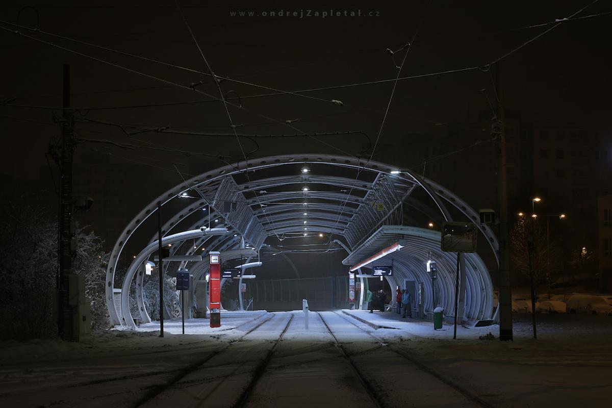 White stop (On the photo:  sníh, elektřina, cesta)