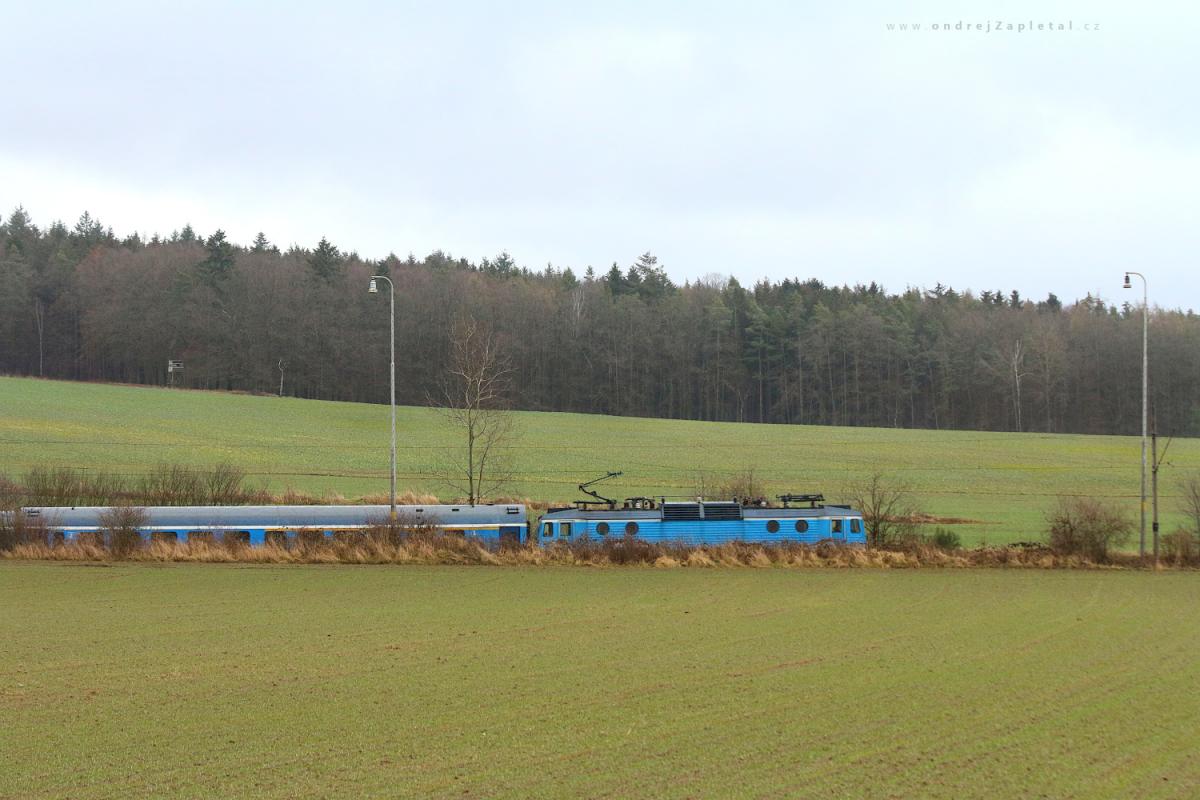 Train to Prague (On the photo:  vlak, venkov, elektřina)