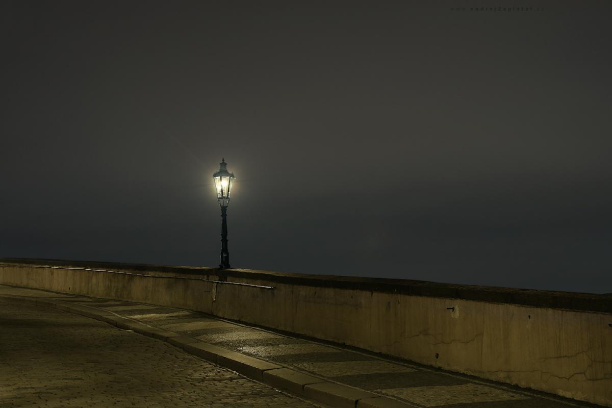 Lamp on the top of the town (On the photo:  (Urban photography) noc, ulice, praha, elektřina)