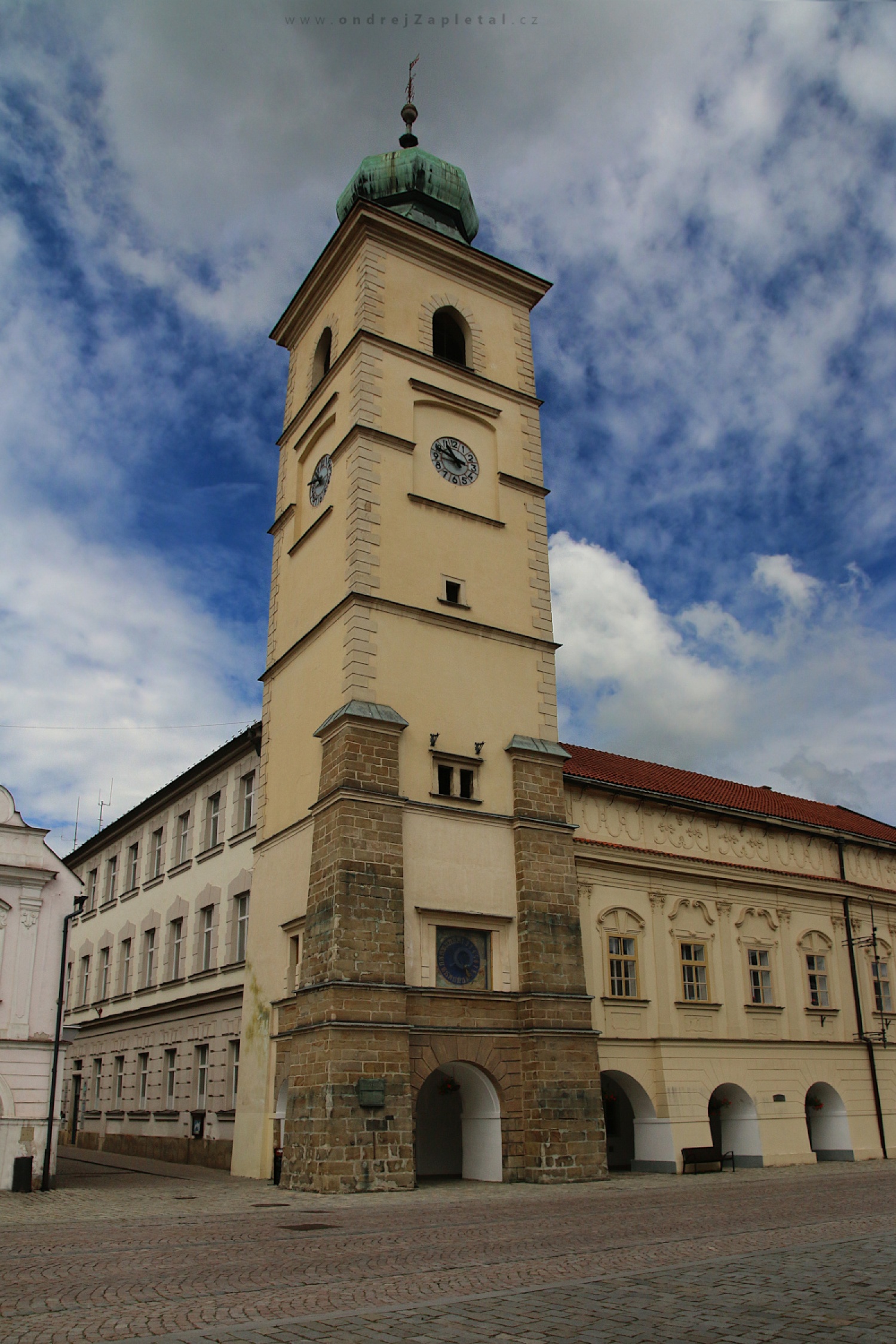 Tower of the Old Town Hall (On the photo:  (Cityscape photography) budova, věž, mraky)