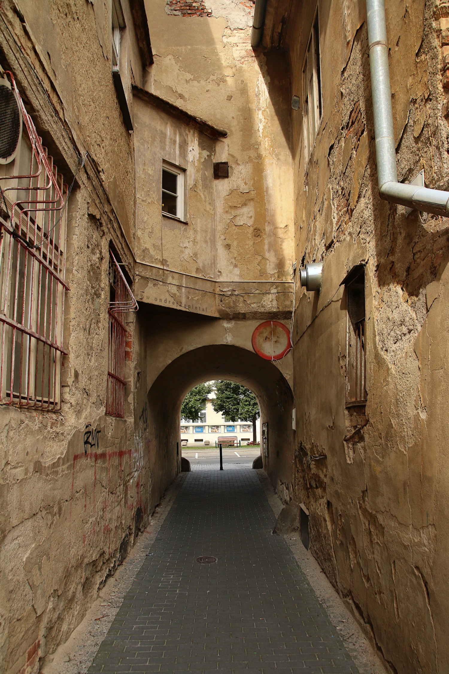  (On the photo:  (Urban photography) cesta, město)