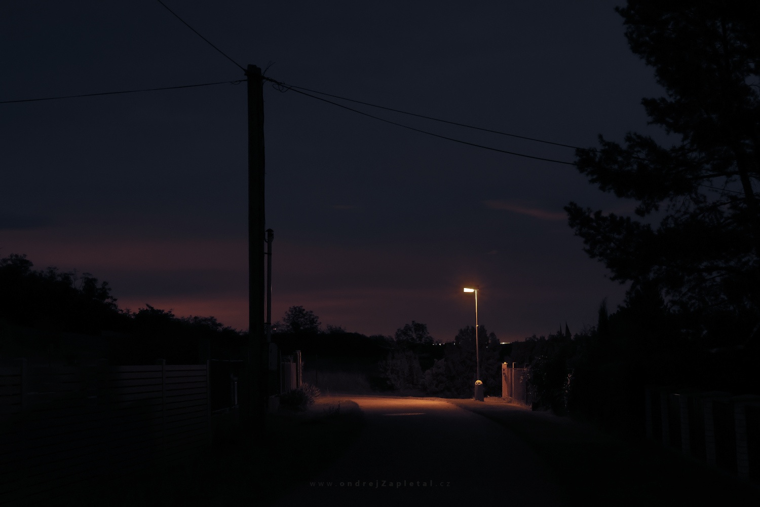 End of Street (On the photo:  (Rural photography) noc, elektřina, cesta, venkov)