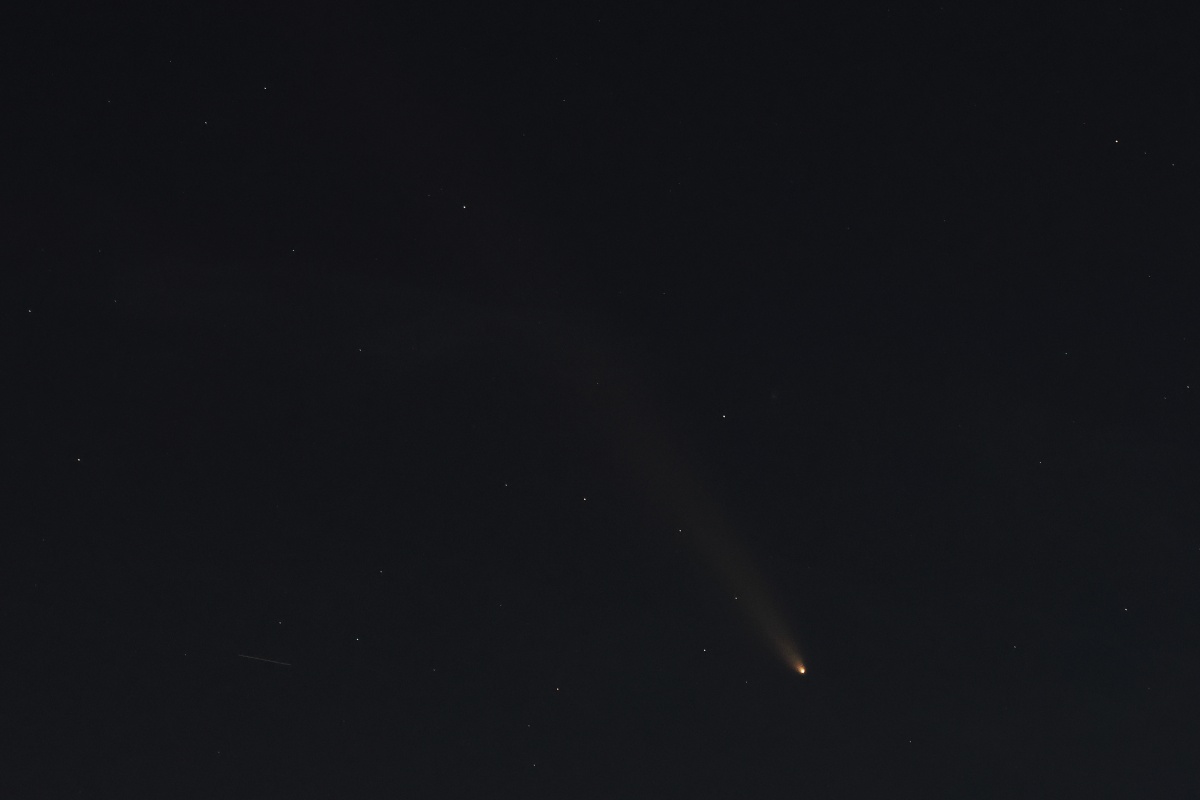 Comet C/2023 A3 (On the photo:  (Astrophotography) astronomie, obloha, noc)