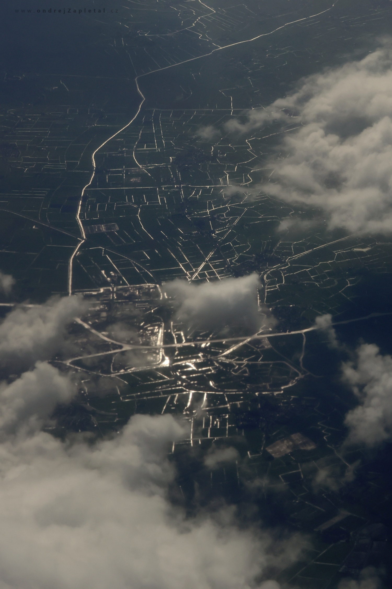 Kanály Nizozemí (Na fotografii:  (Fotografie krajiny) řeka, voda, venkov)