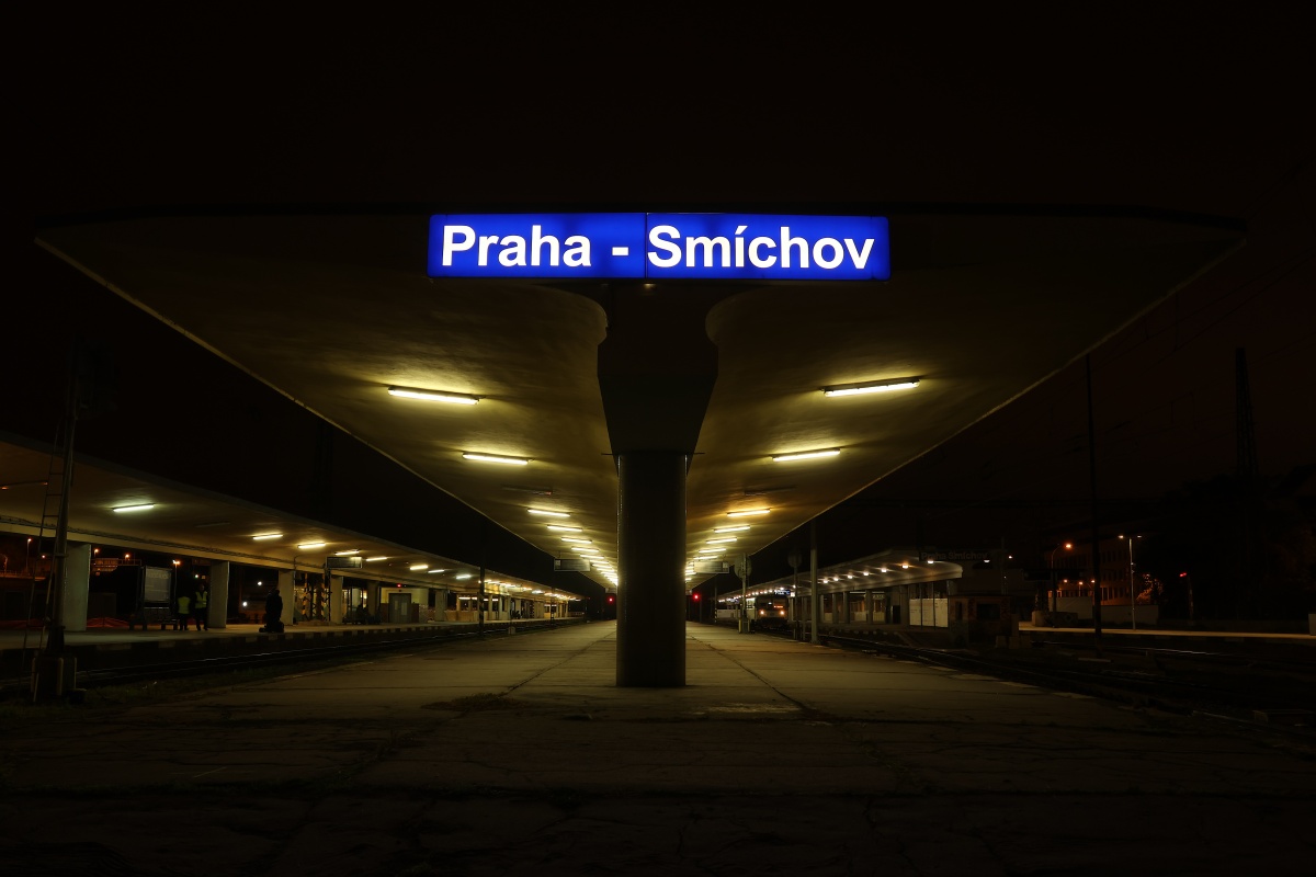Smíchov Train Station (On the photo:  (Urban photography) vlak, nápisy, noc, elektřina)