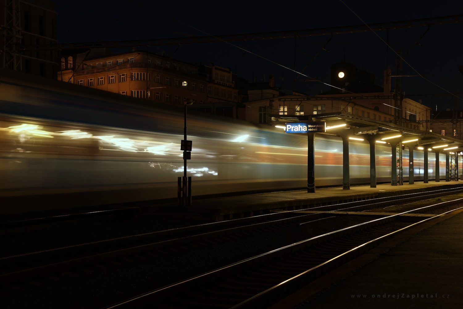 Leaving the Train Station (On the photo:  (Urban photography) vlak, noc, praha, nápisy)