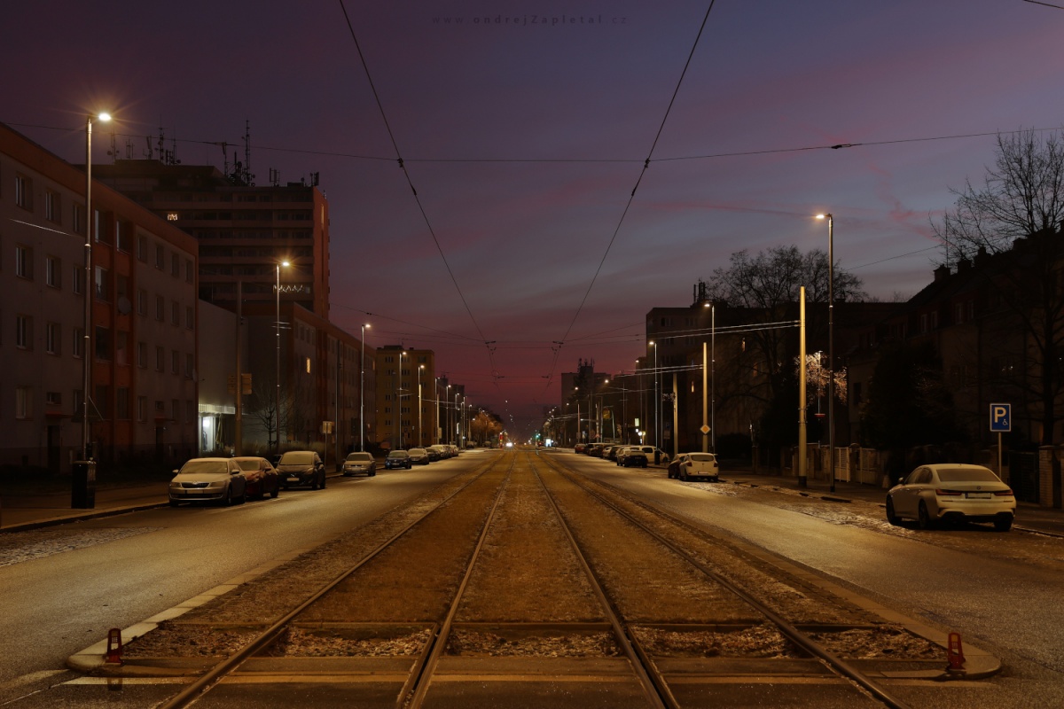 Na Petřinách Street (On the photo:  (Urban photography) ulice, ráno, elektřina)