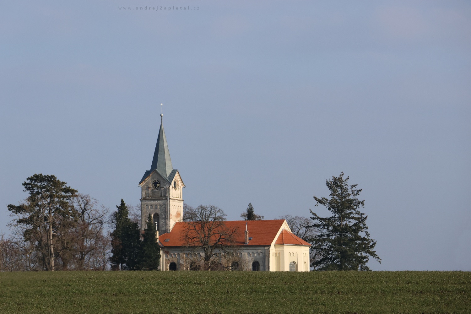 Church beyond a Hill (On the photo:  (Rural photography) kostel, venkov, pole, stromy)