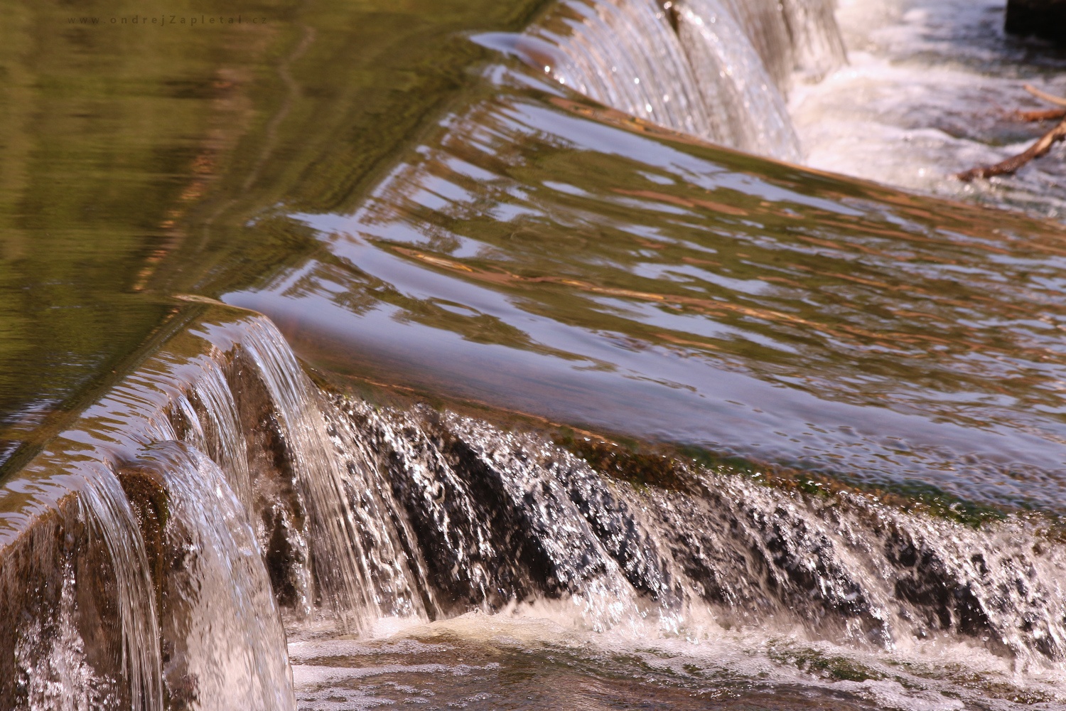 Flowing Water (On the photo:  (Nature photography) voda, řeka)