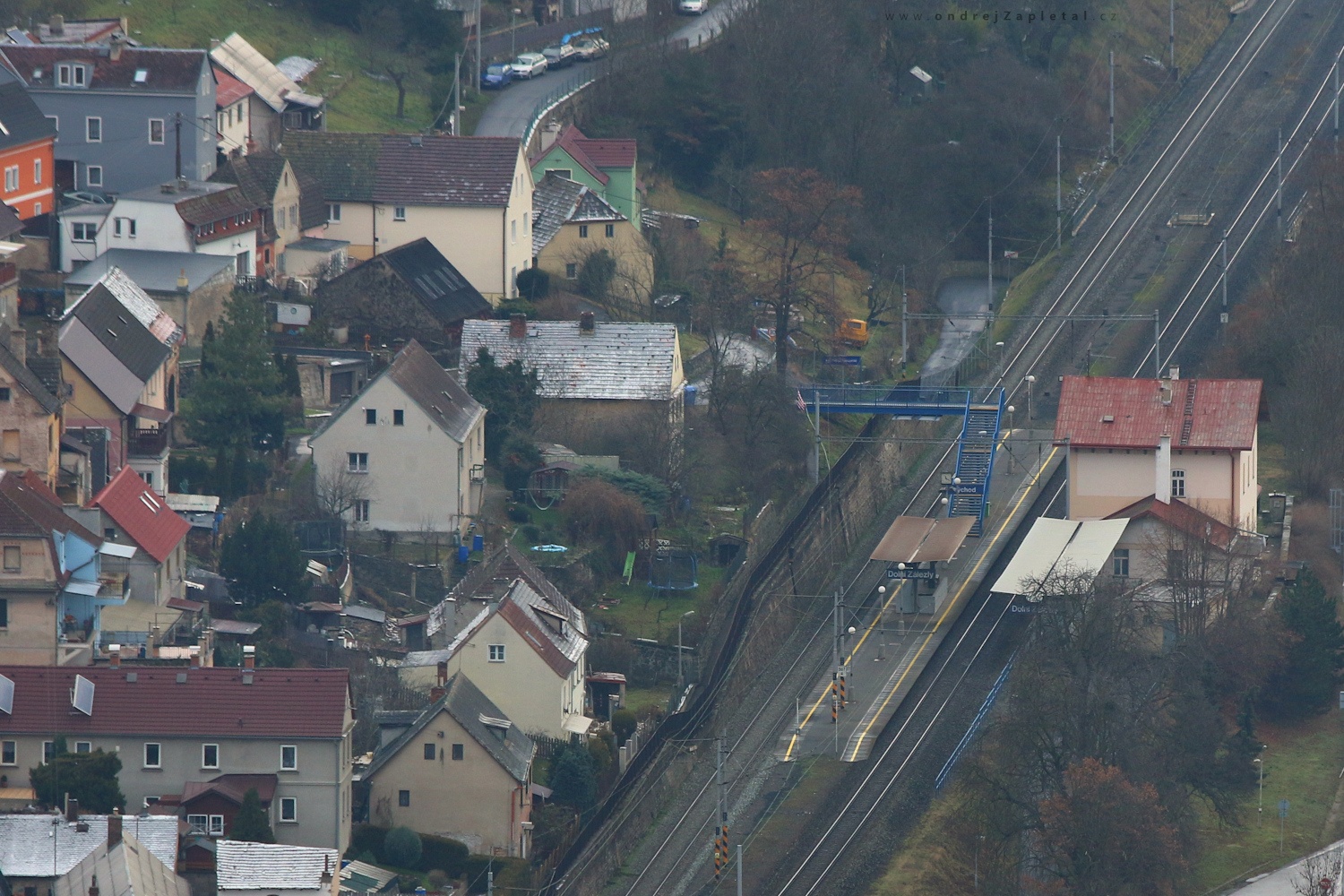 Train Station under (On the photo:  (Rural photography) venkov, vlak, zima)