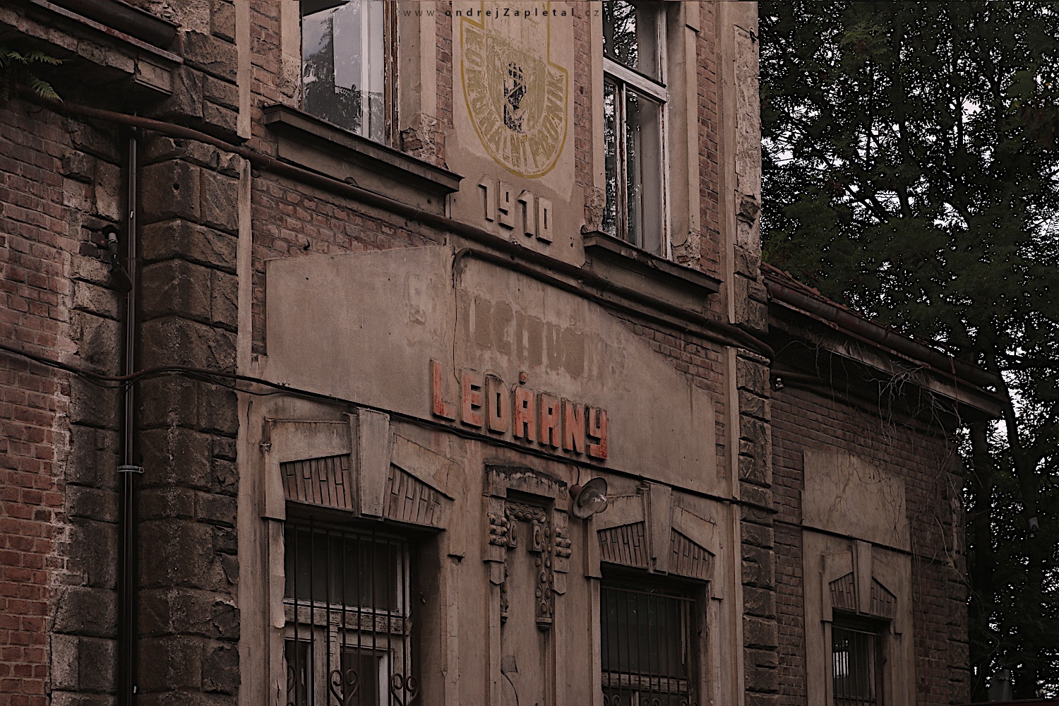Old Ice Works (On the photo:  (Urbex photography) budova, nápisy, praha)