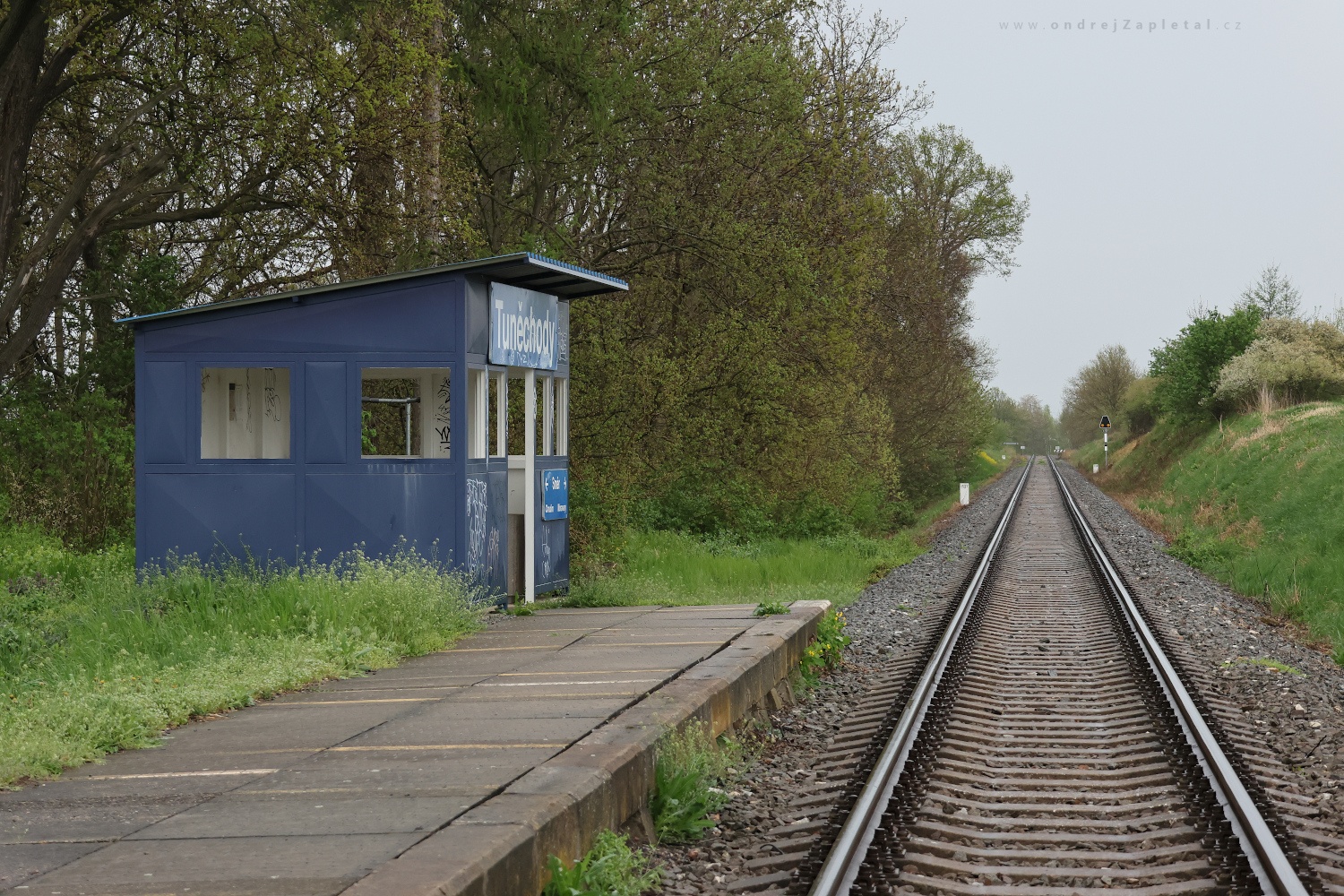 Train Stop in Fields (On the photo:  (Rural photography) budova, vlak, cesta, jaro)