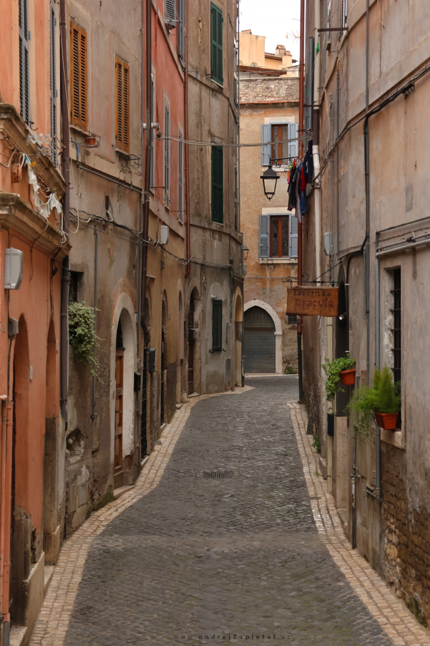 Street with Tavern (On the photo:  (Urban photography) ulice, cihly, město)