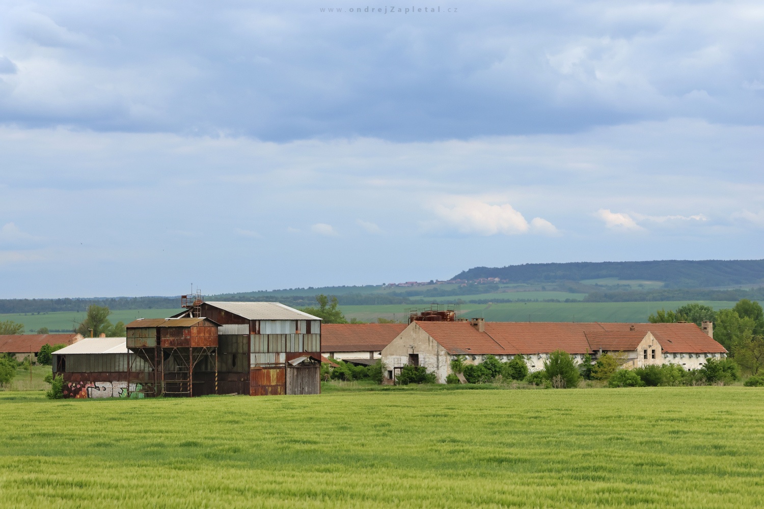 Agricultural Landscape (On the photo:  (Rural photography) venkov, pole, jaro, budova)