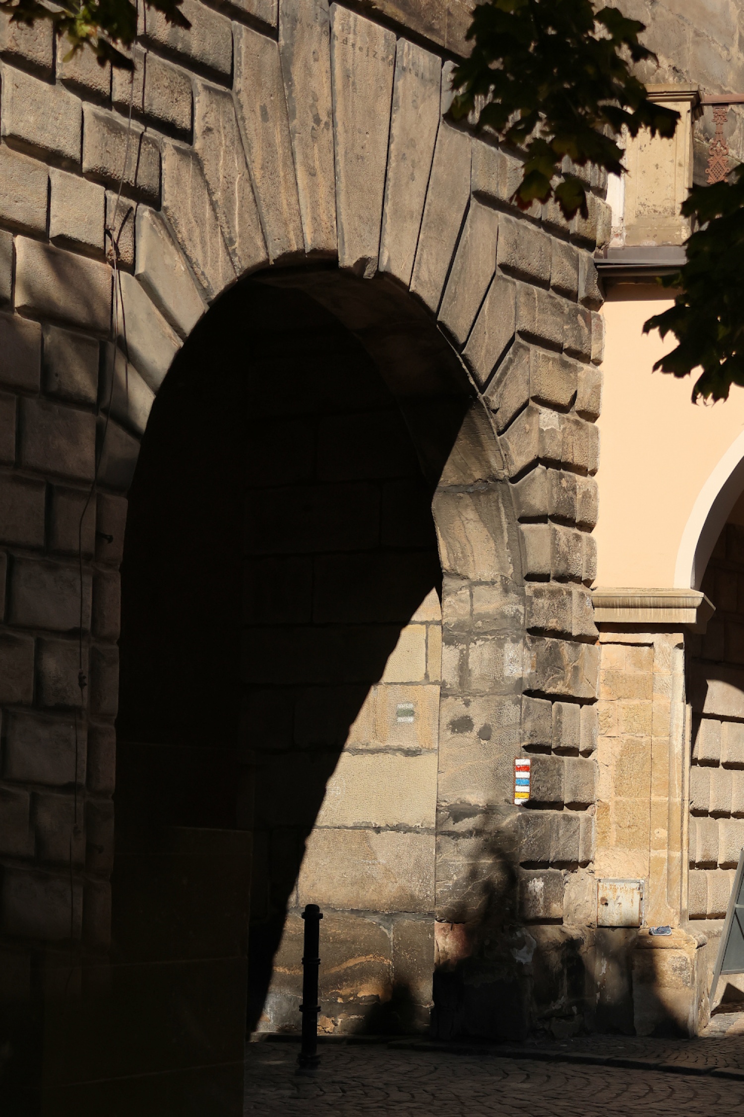 Gate to the Darkness (On the photo:  (Urban photography) cesta, město)