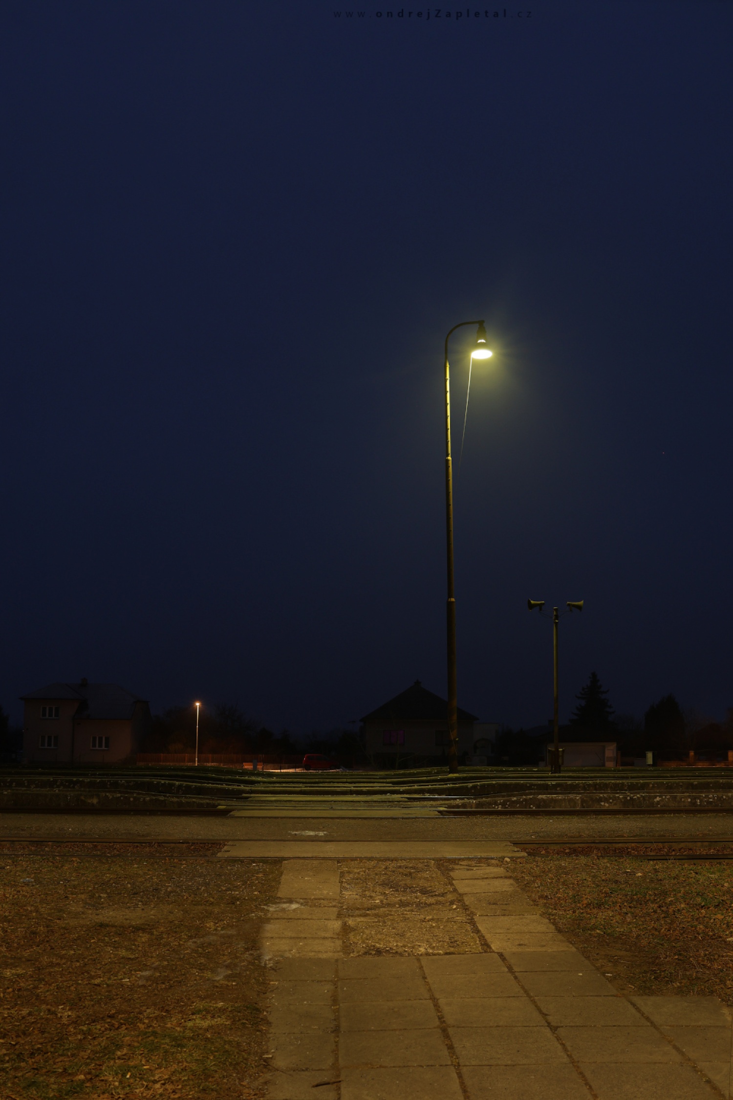 Morning in Veleliby (On the photo:  (Night photography) vlak, elektřina, noc)