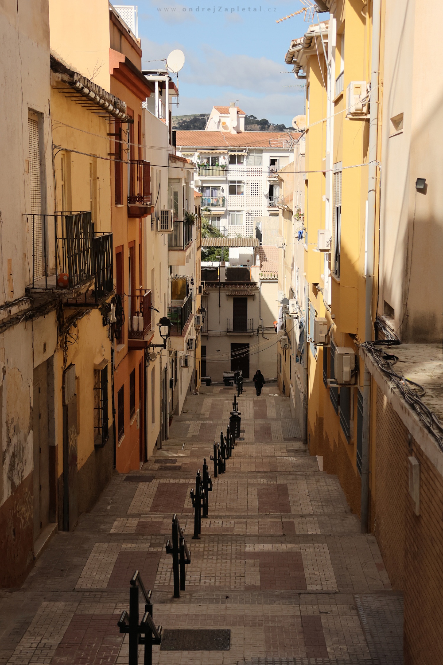 Street with Stairs (On the photo:  (Urban photography) město, ulice, budova)