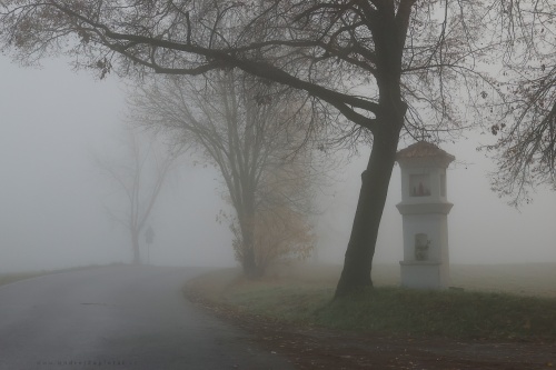 Shrine in a Mist photography